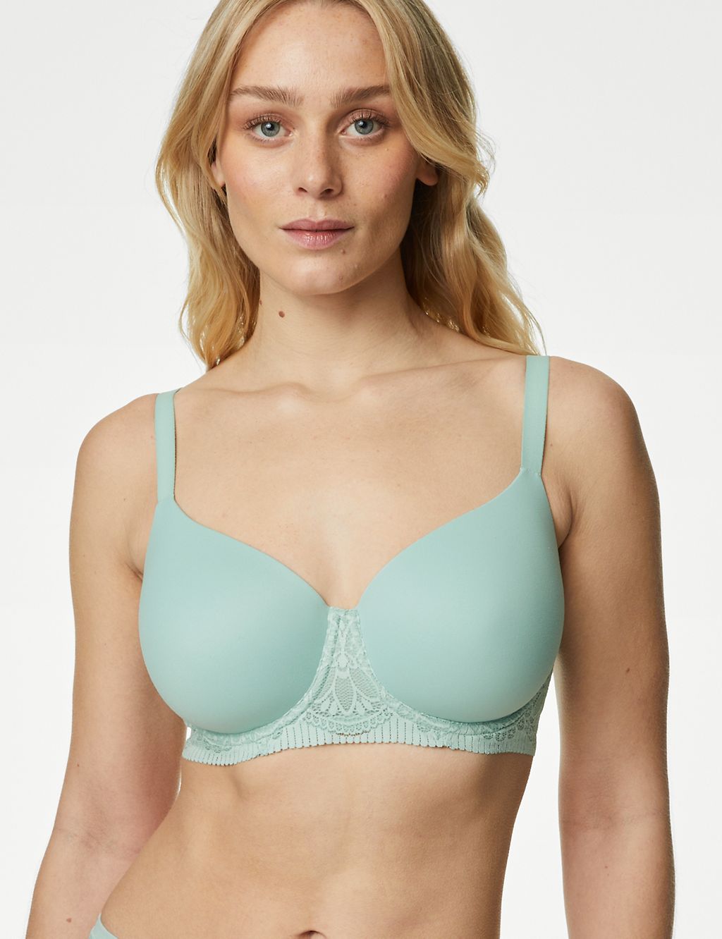 Body Soft™ Wired Full Cup T-Shirt Bra A-E 3 of 7