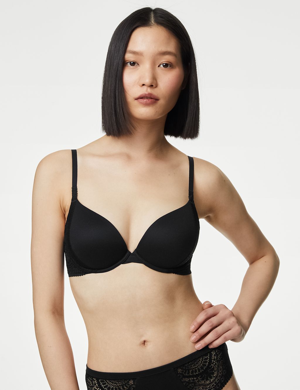 Body Soft™ Wired Push-Up Plunge Bra A–E 3 of 7