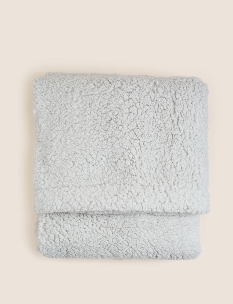 Borg Fleece Throw M S Collection M S