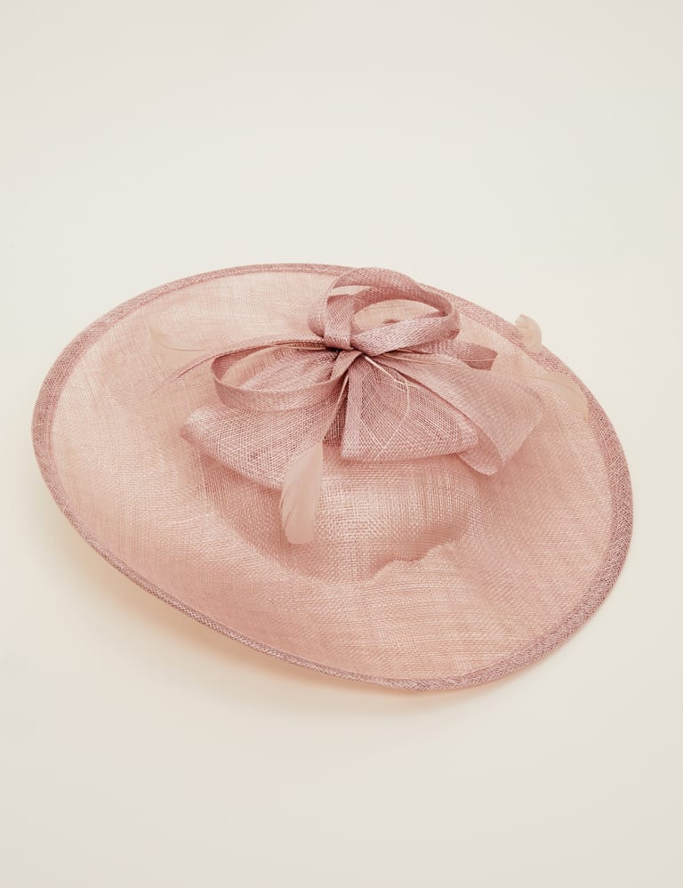 H and m fascinator top