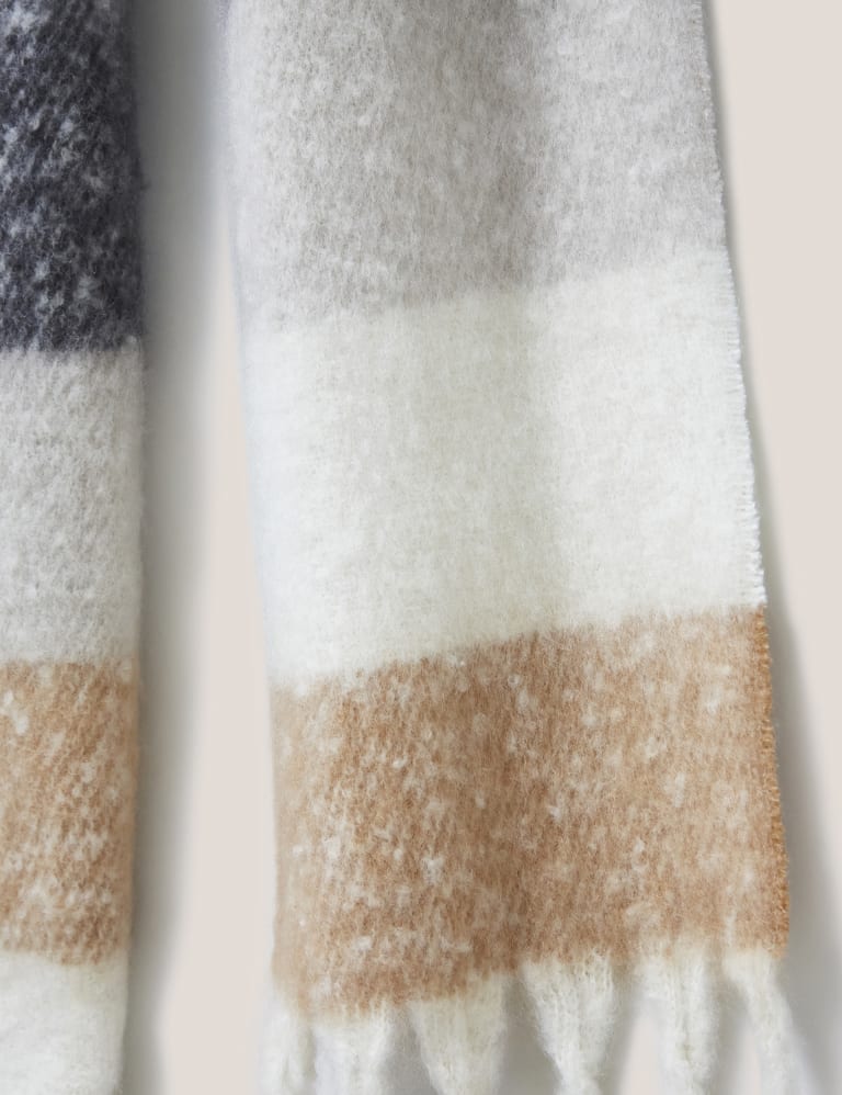 White top stuff scarves