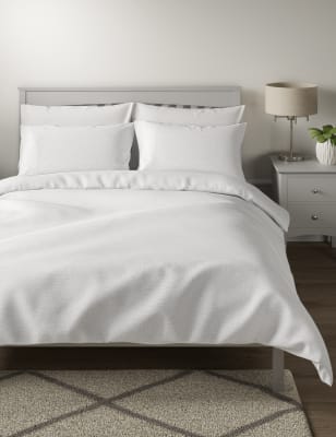 M&S Pure Cotton Geometric Matelasse Bedding Set - 6FT - White, White