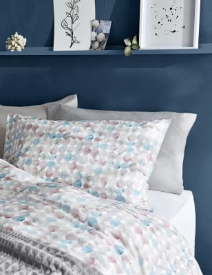 Parure de lit &agrave; pois, dot&eacute;e de la technologie Comfortably Cool