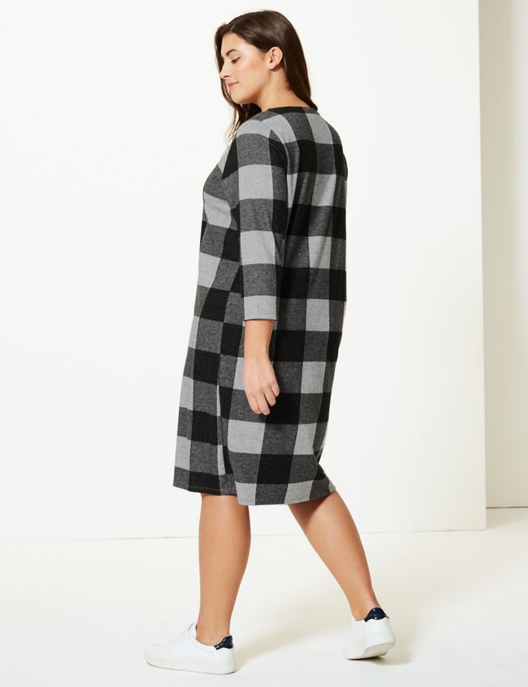 CURVE Checked 3/4 Sleeve Shift Dress 4 of 4