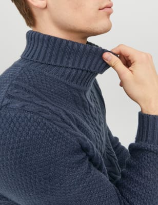 High collar clearance jumper