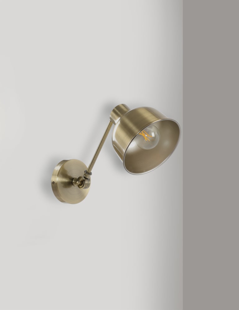 Cambourne Wall Light 1 of 8