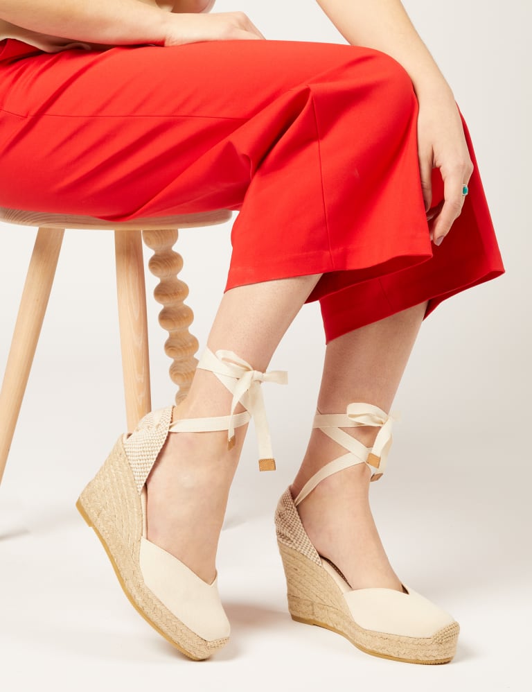 Narrow width espadrilles shop
