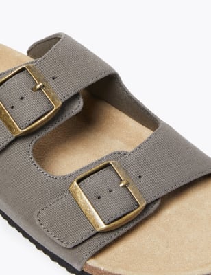 Two store buckle sandals