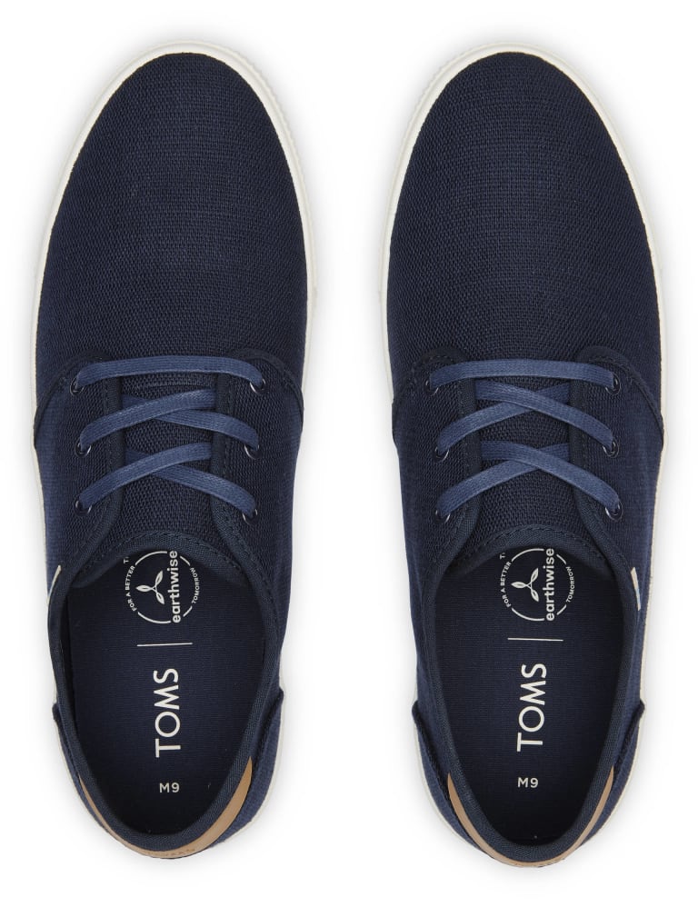 Toms lace store