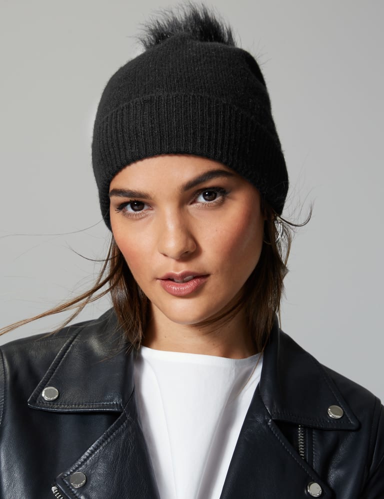 M&s bobble hat discount