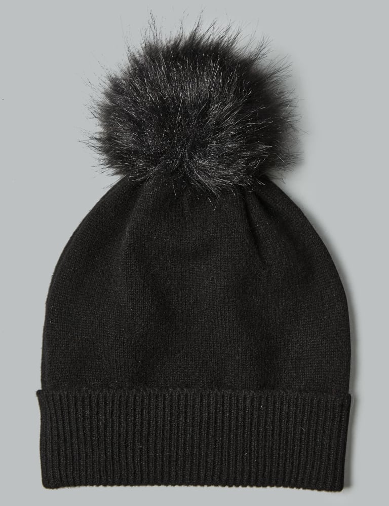 M&s bobble hat clearance
