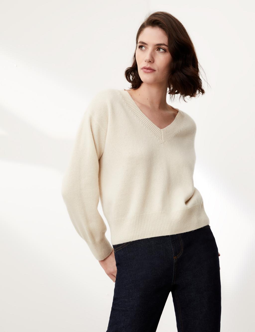 Cashmere Ribbed V-Neck Jumper With Wool