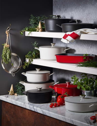 Cast Aluminium 5L Casserole Dish 6 of 7