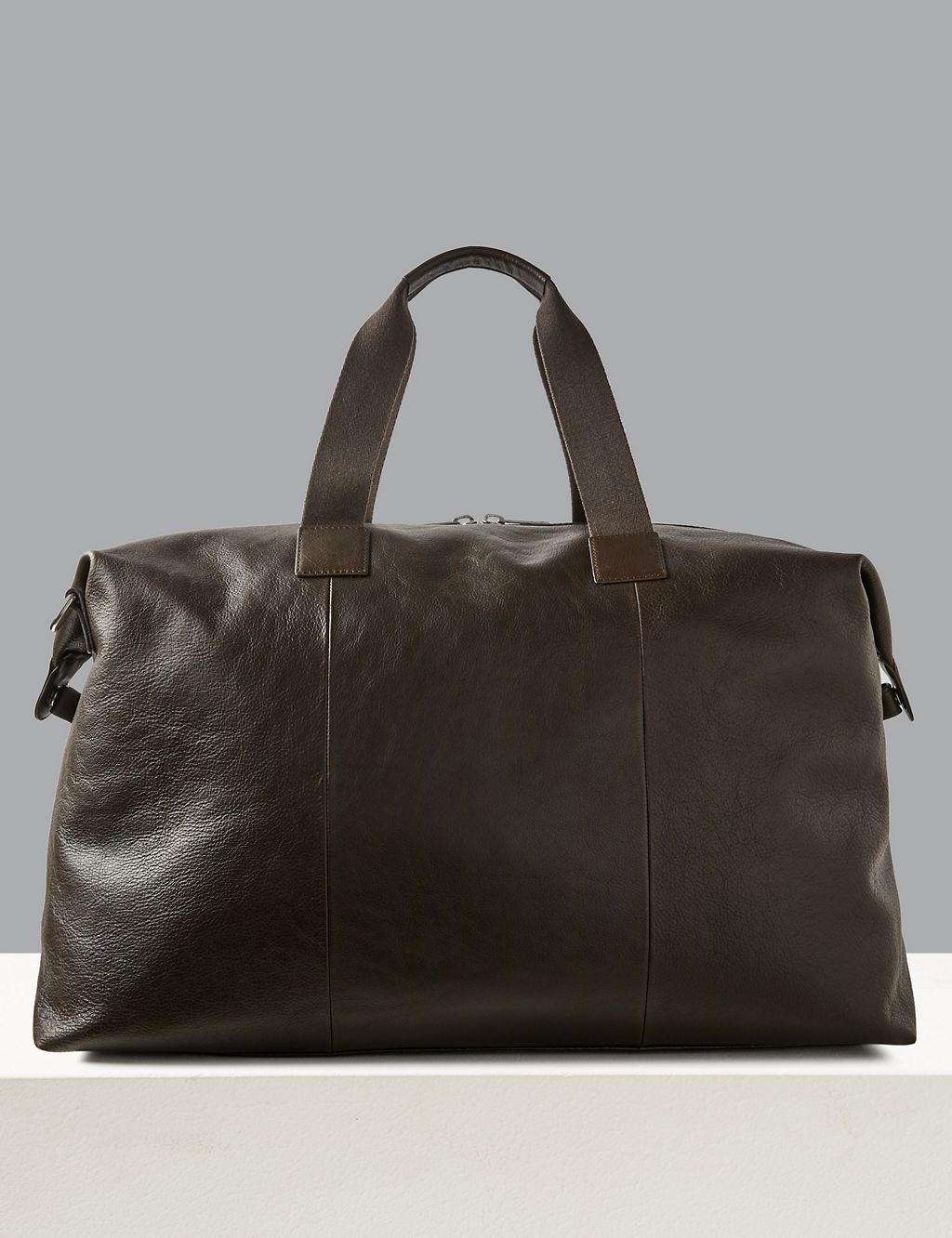 Casual Leather Large Holdall 3 of 9