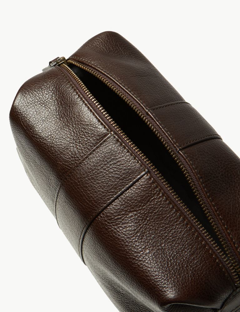Casual Leather Washbag 5 of 6