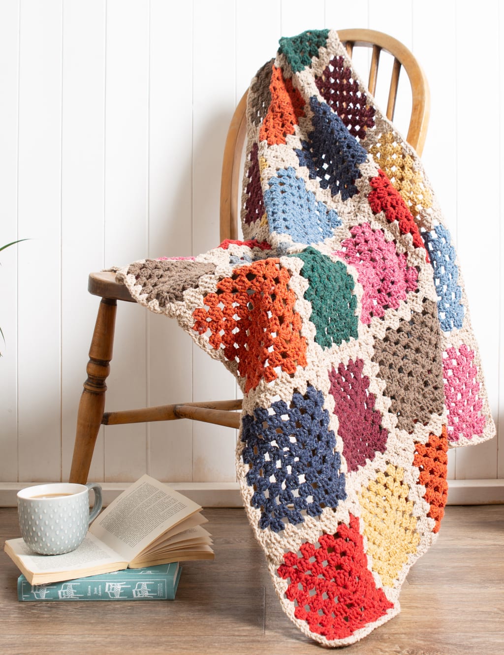 How To Make a Granny Square Blanket - Smiling Colors