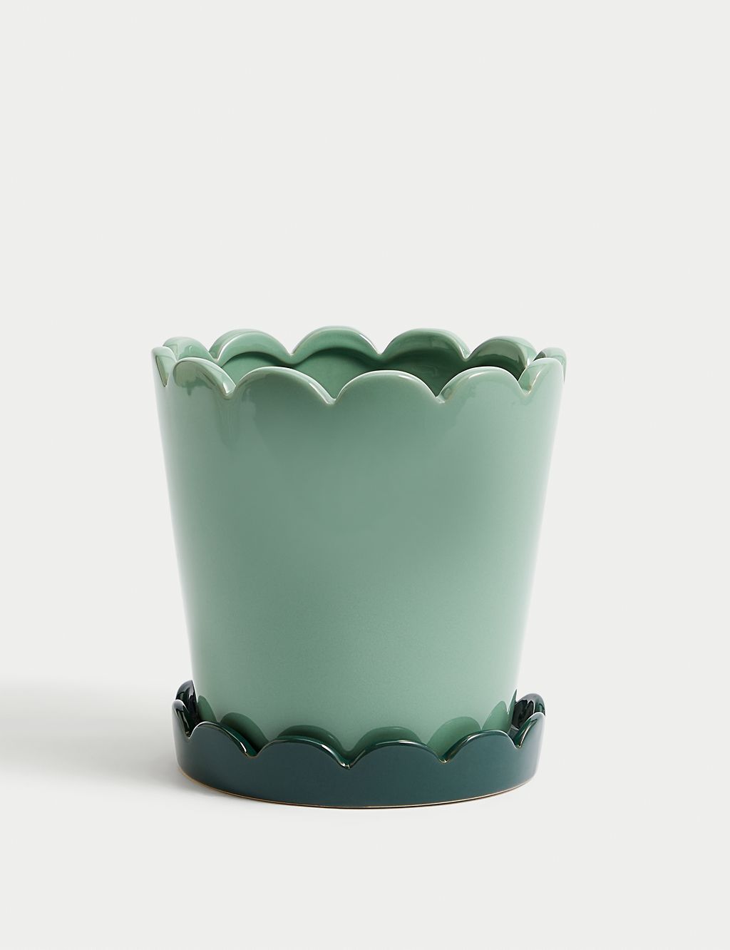 Ceramic Scallop Planter with Tray 1 of 4