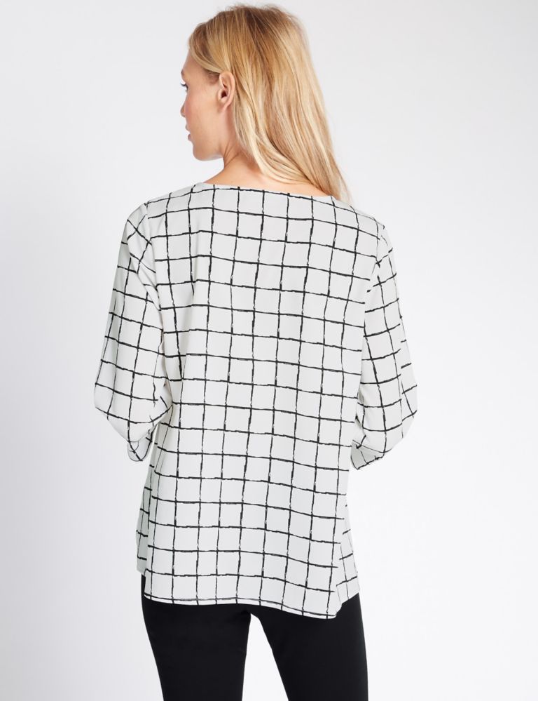 Checked Dipped Hem 3/4 Sleeve Shell Top 3 of 4