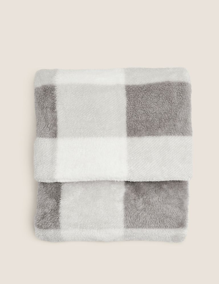 Checked Luxury Throw 1 of 7