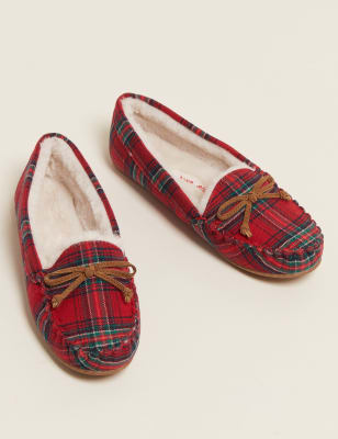 M & s womens best sale moccasin slippers