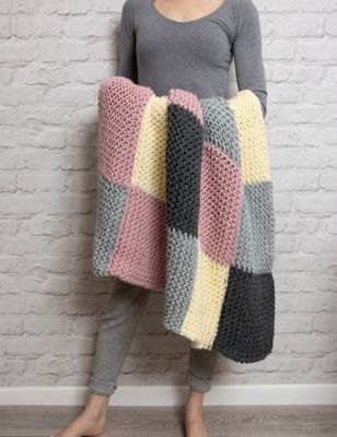 Chequered Blanket Knitting Kit Image 2 of 5