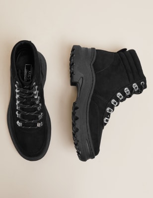 flat chunky boots
