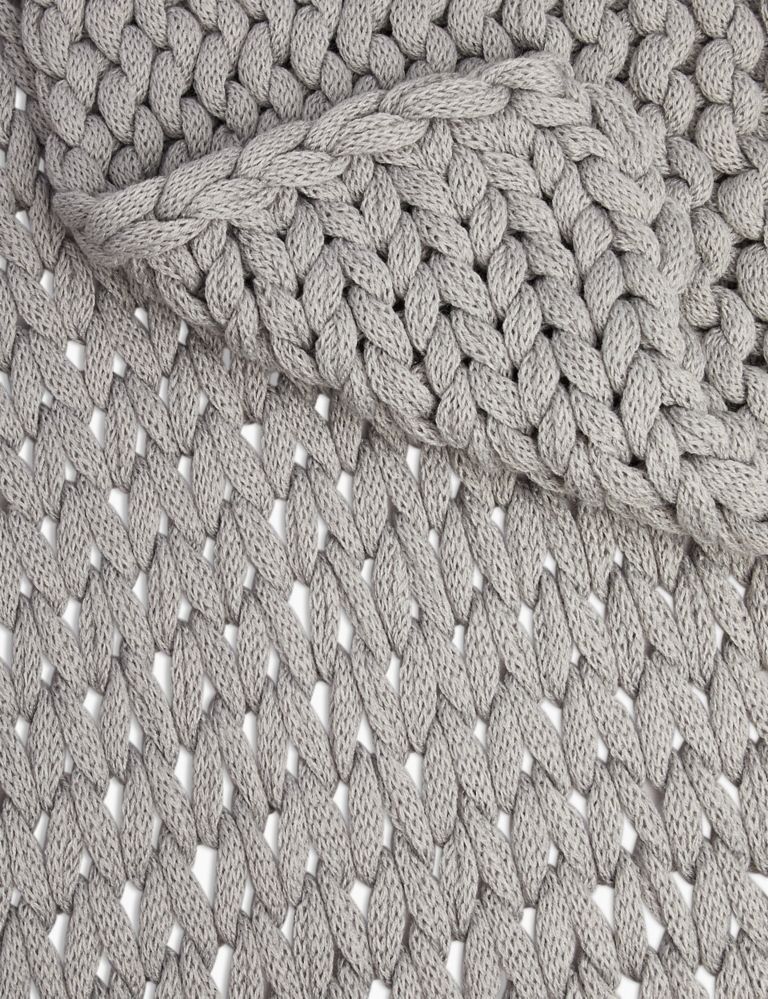 Chunky Knitted Throw 4 of 5