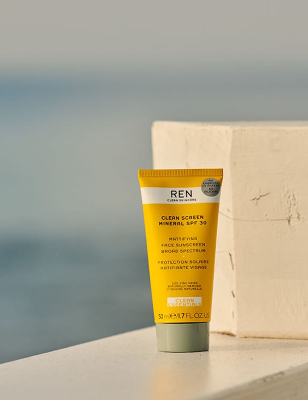 Clean Screen Mineral Sun Cream SPF 30 50ml 7 of 9