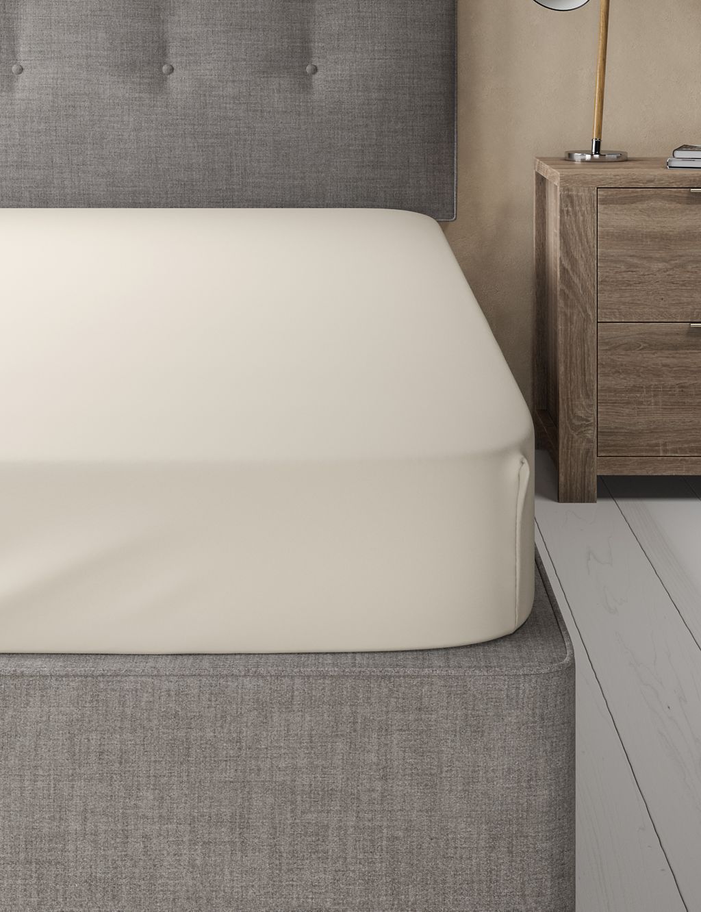 Comfortably Cool Lyocell Rich Fitted Sheet 1 of 2