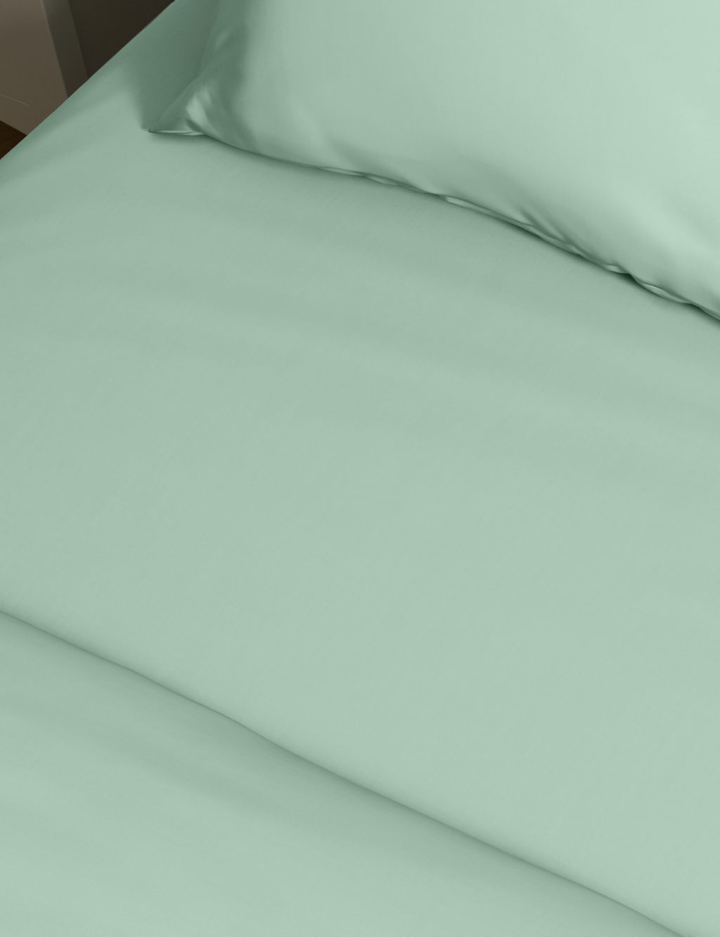 Comfortably Cool Tencel™ Rich Fitted Sheet 2 of 4