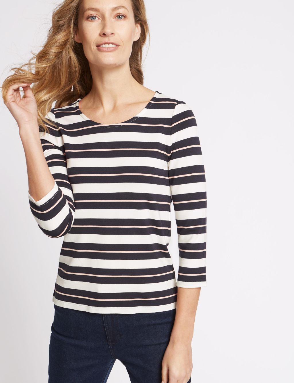 Contrast Stripe Round Neck ¾ Sleeve T-Shirt 2 of 5