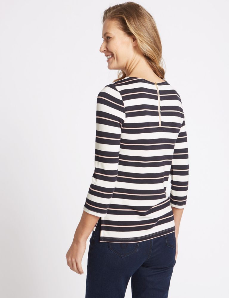 Contrast Stripe Round Neck ¾ Sleeve T-Shirt 4 of 5
