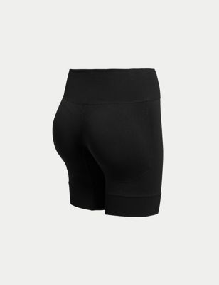 Cool Comfort™ Seamless Bum Boosting Shorts Image 2 of 9