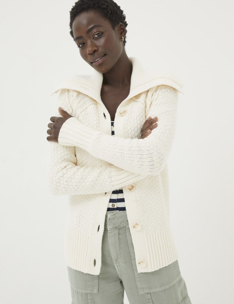 Collared cardigans 2025