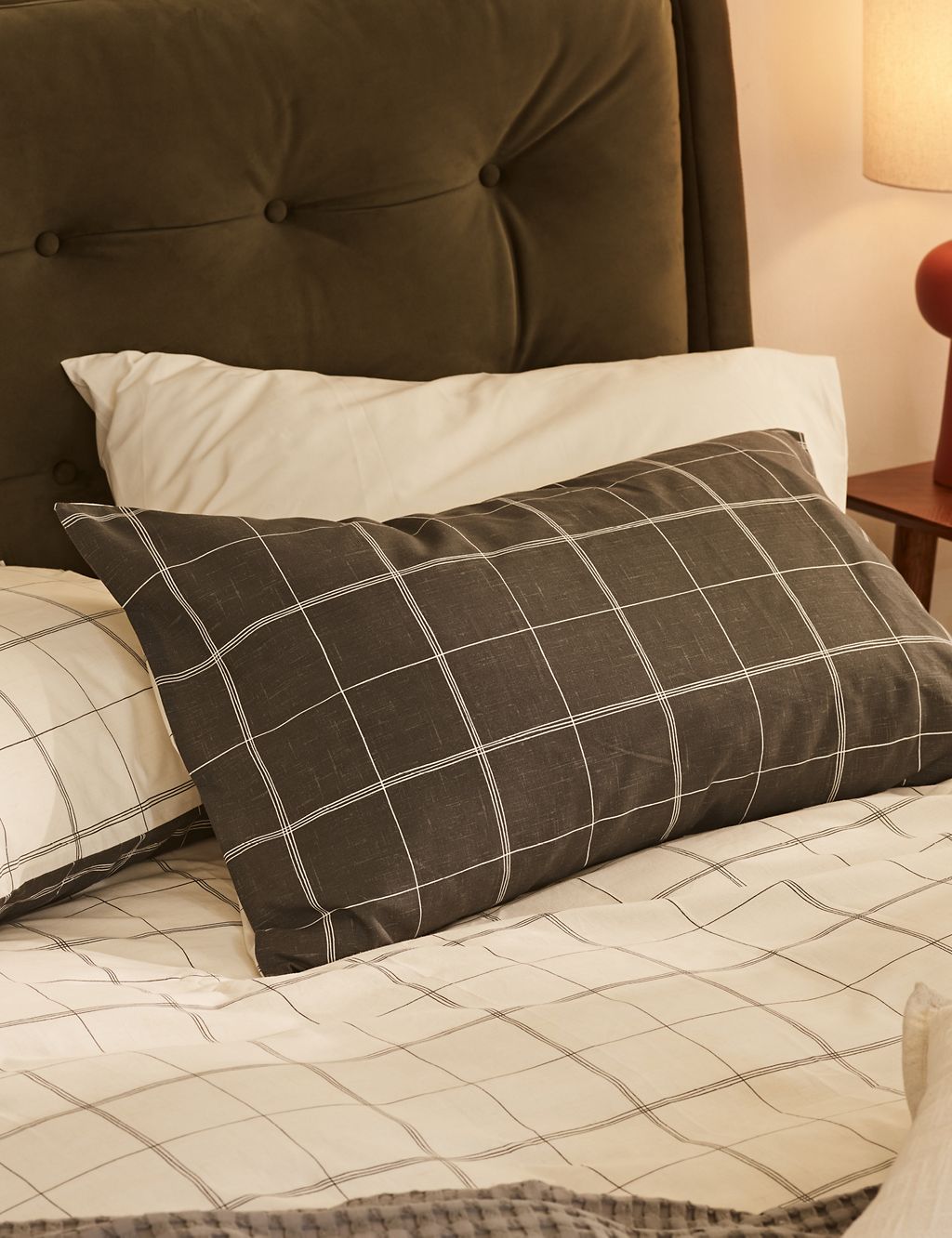 Cotton Blend Checked Bedding Set 7 of 7