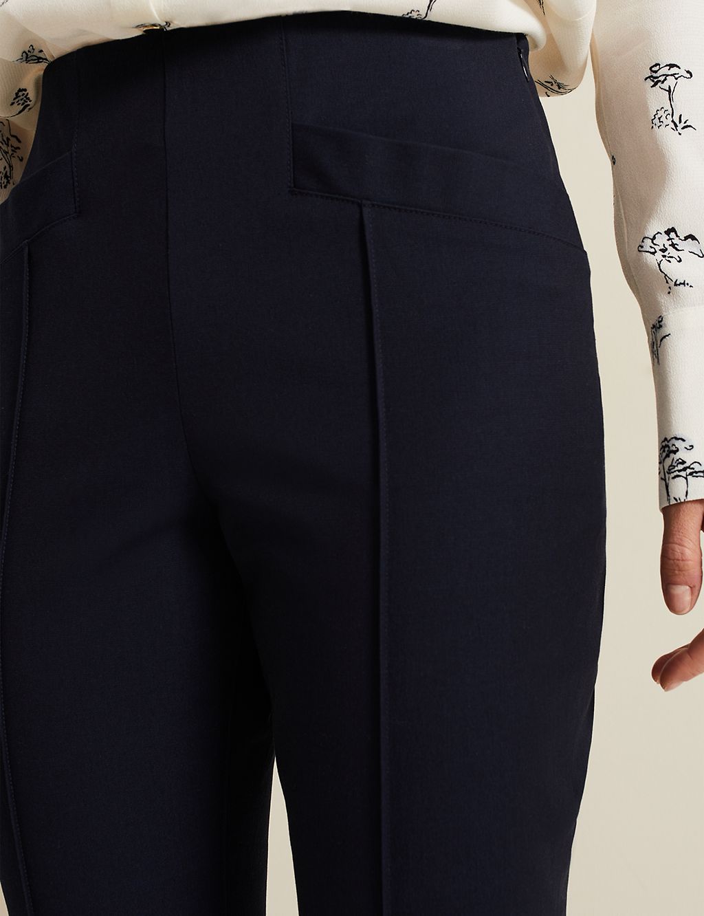 Cotton Blend Cropped Trousers with Stretch 5 of 6
