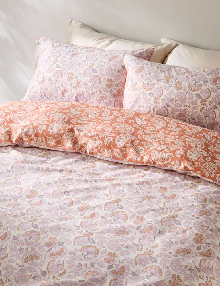 Cotton Blend Floral Bedding Set 1 of 5