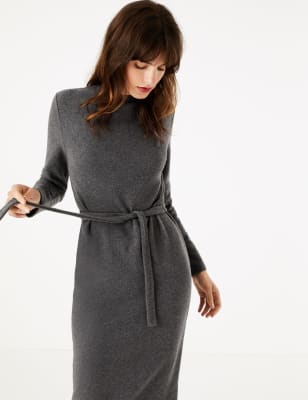 Midi shift outlet dress with sleeves