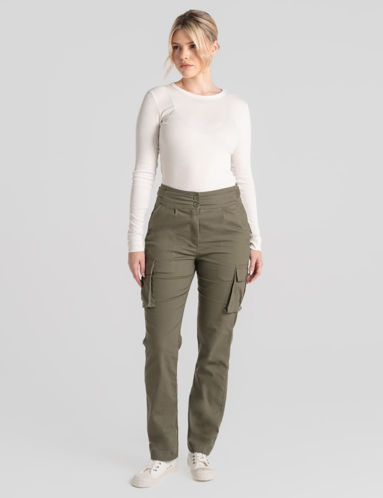 Cotton cargo pant in green