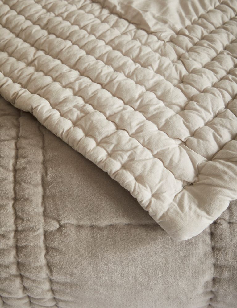 Cotton Velvet Quilted Bedspread 2 of 3