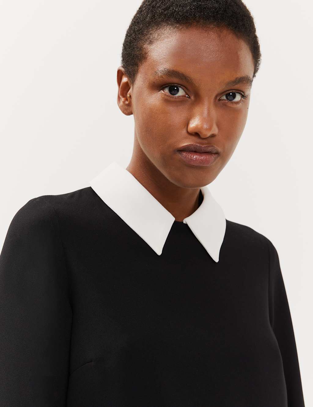 Crepe Contrast Detailing Shift Dress 4 of 7