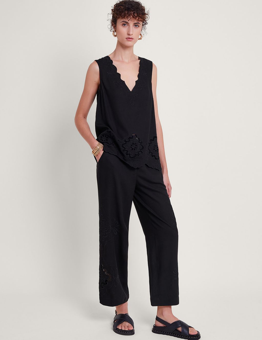 Cutwork Straight Leg Trousers with Linen 2 of 5