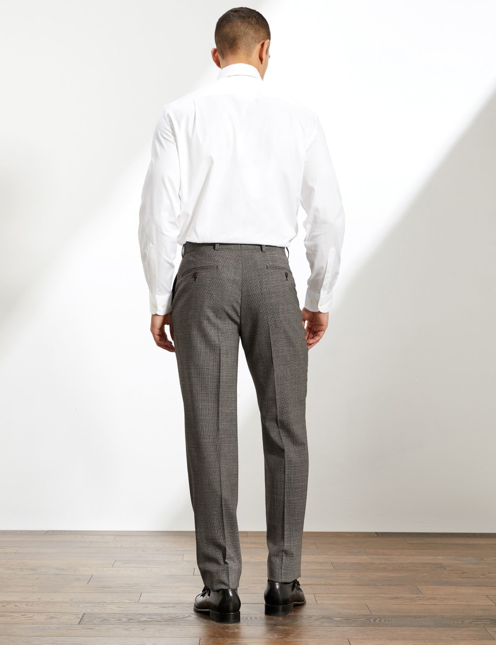 Tailored Fit Bi-Stretch Puppytooth 2 Piece Suit image 5