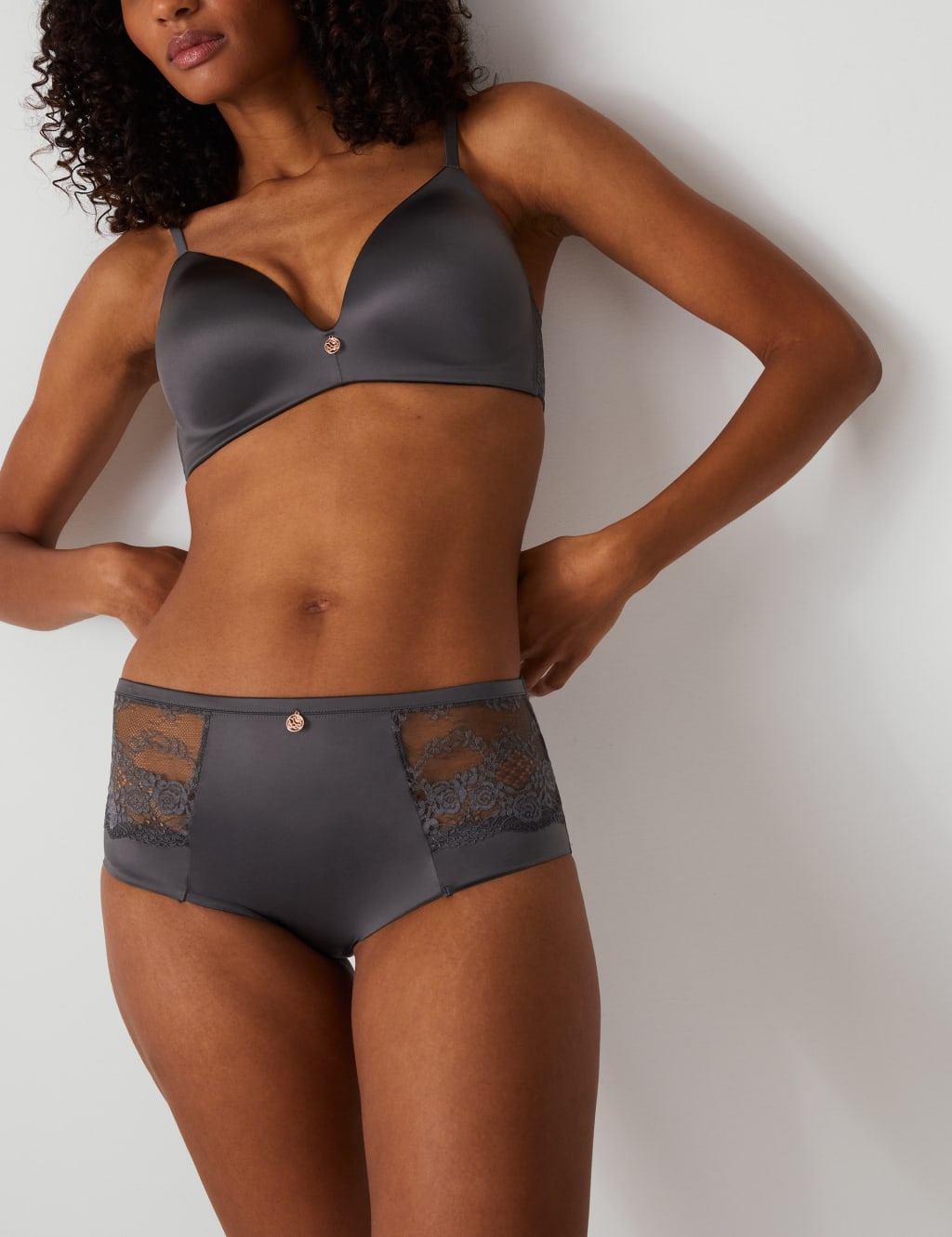 Smoothing Padded Plunge Bra Set A-E image 1