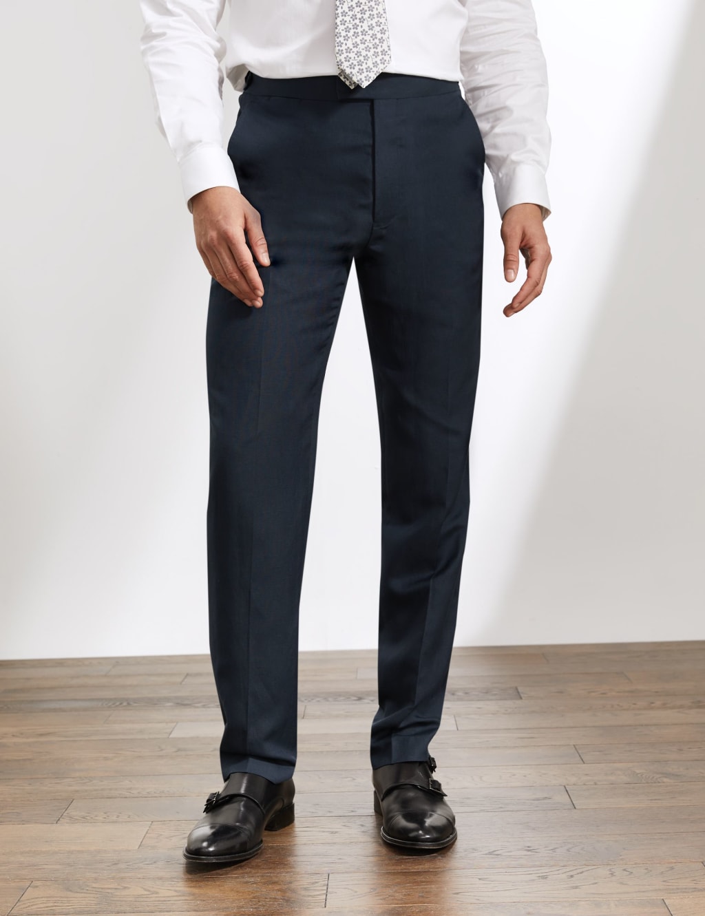Tailored Fit Silk and Linen Suit image 4