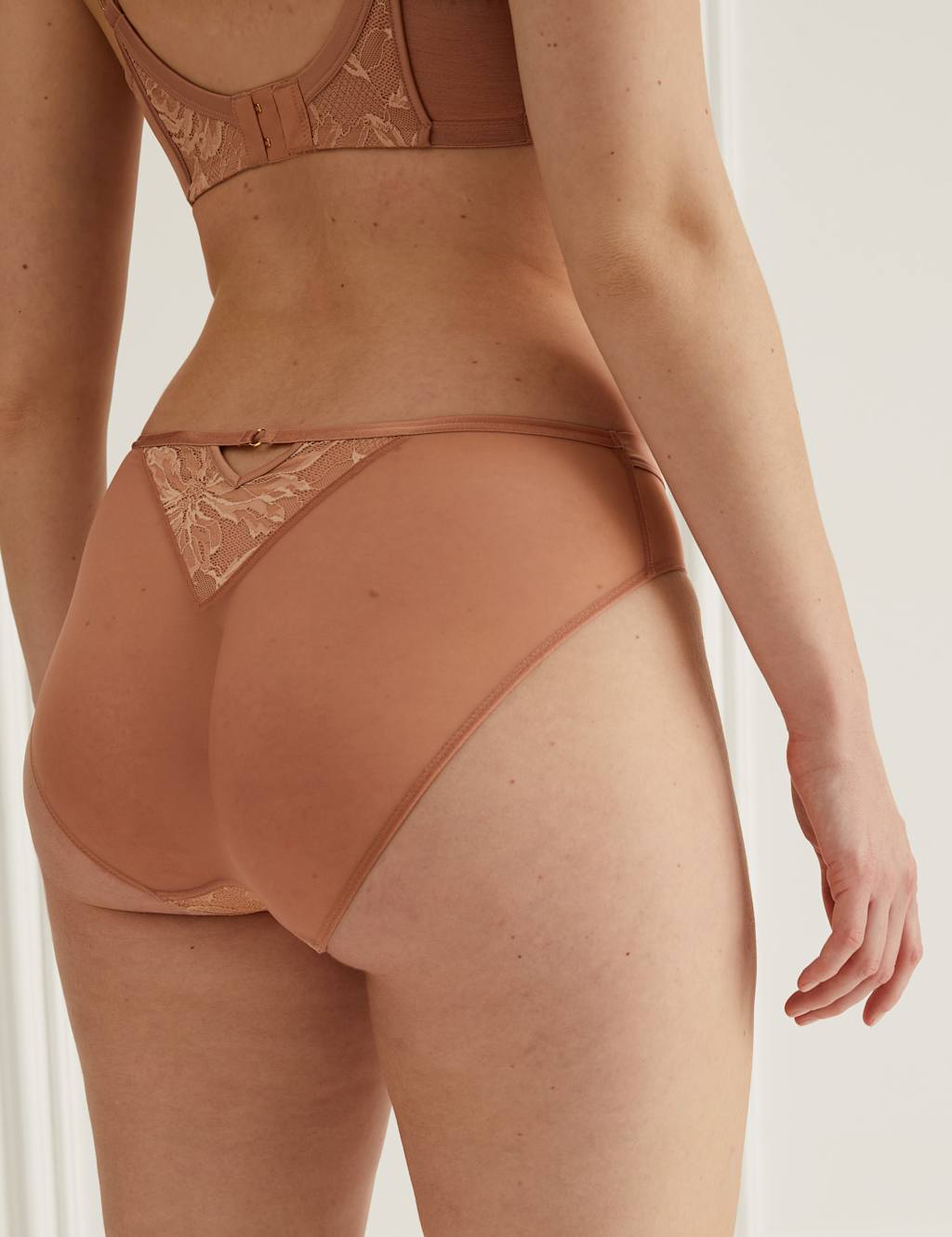 Lexington Wired Full Cup Bra Set F-H image 6