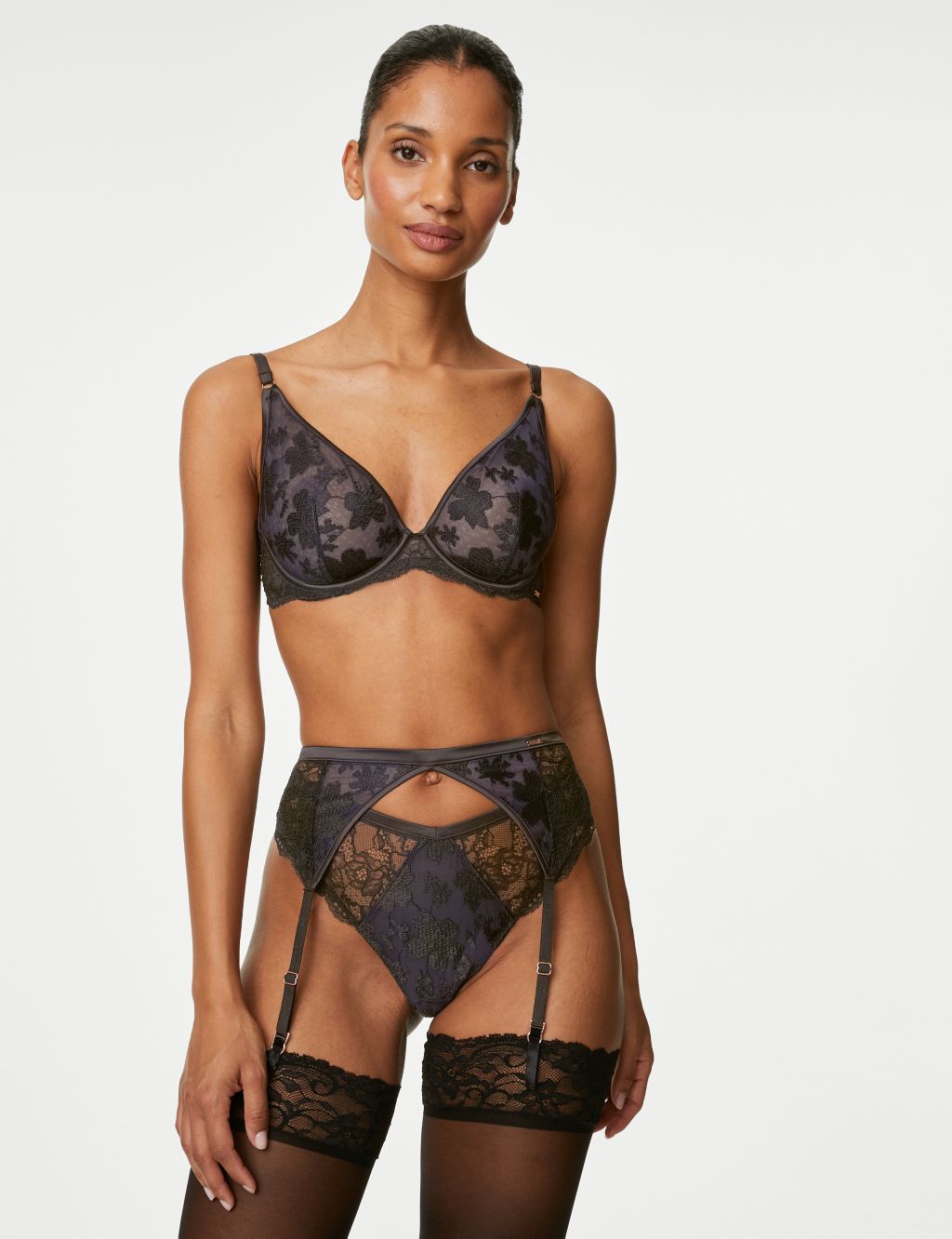Cosmos Embroidery Wired Plunge Bra Set image 7