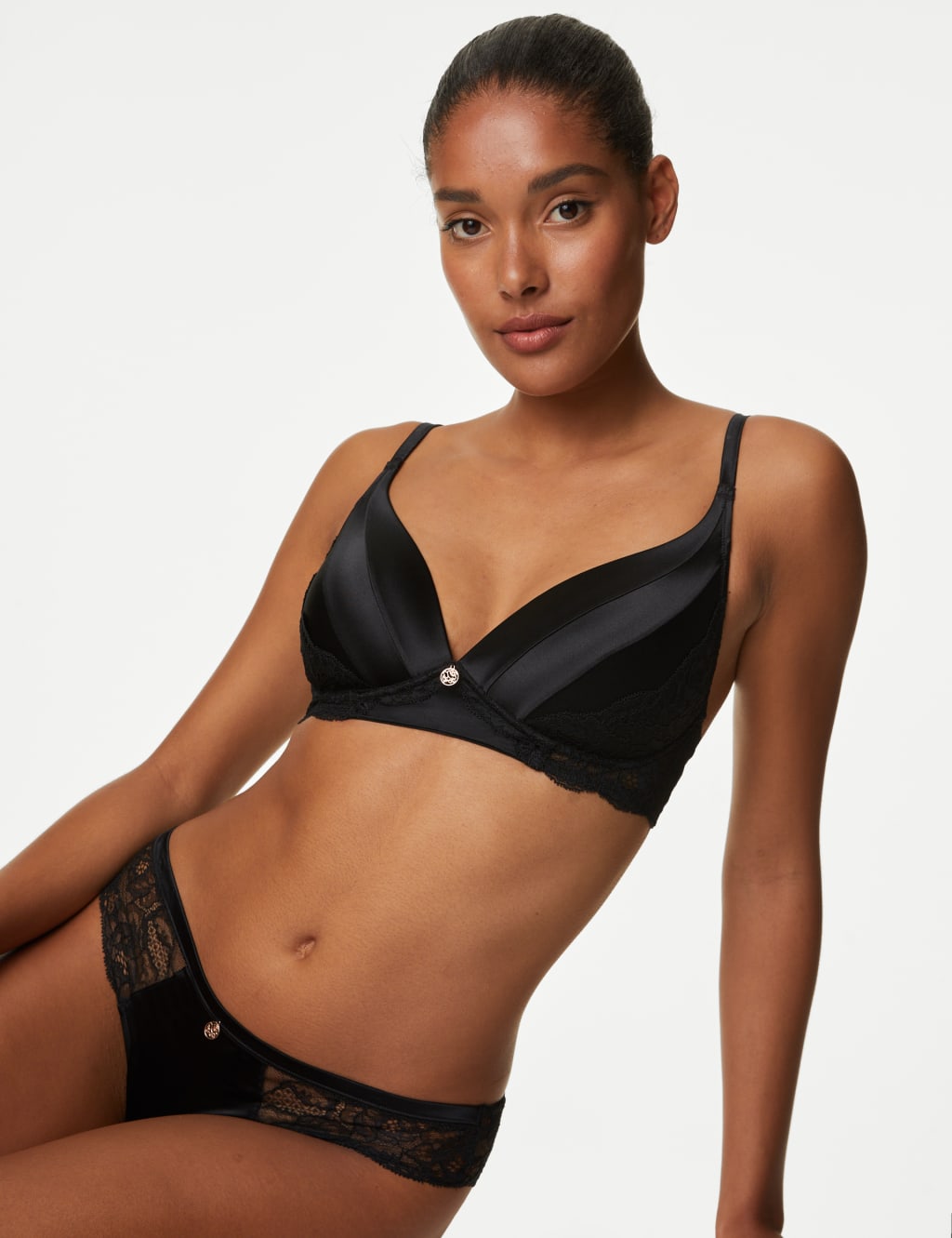 Silk & Lace Non Wired Bra Set A-E image 1