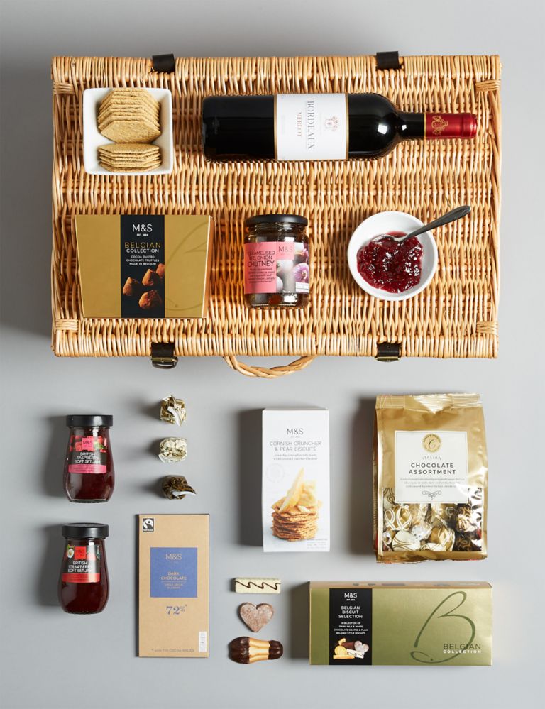 Delicious Hamper with Red Wine 2 of 5