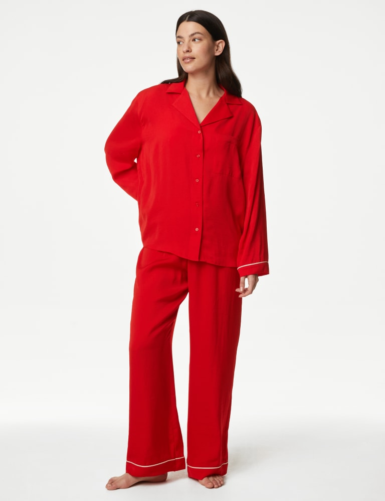 Red outlet satin pyjamas